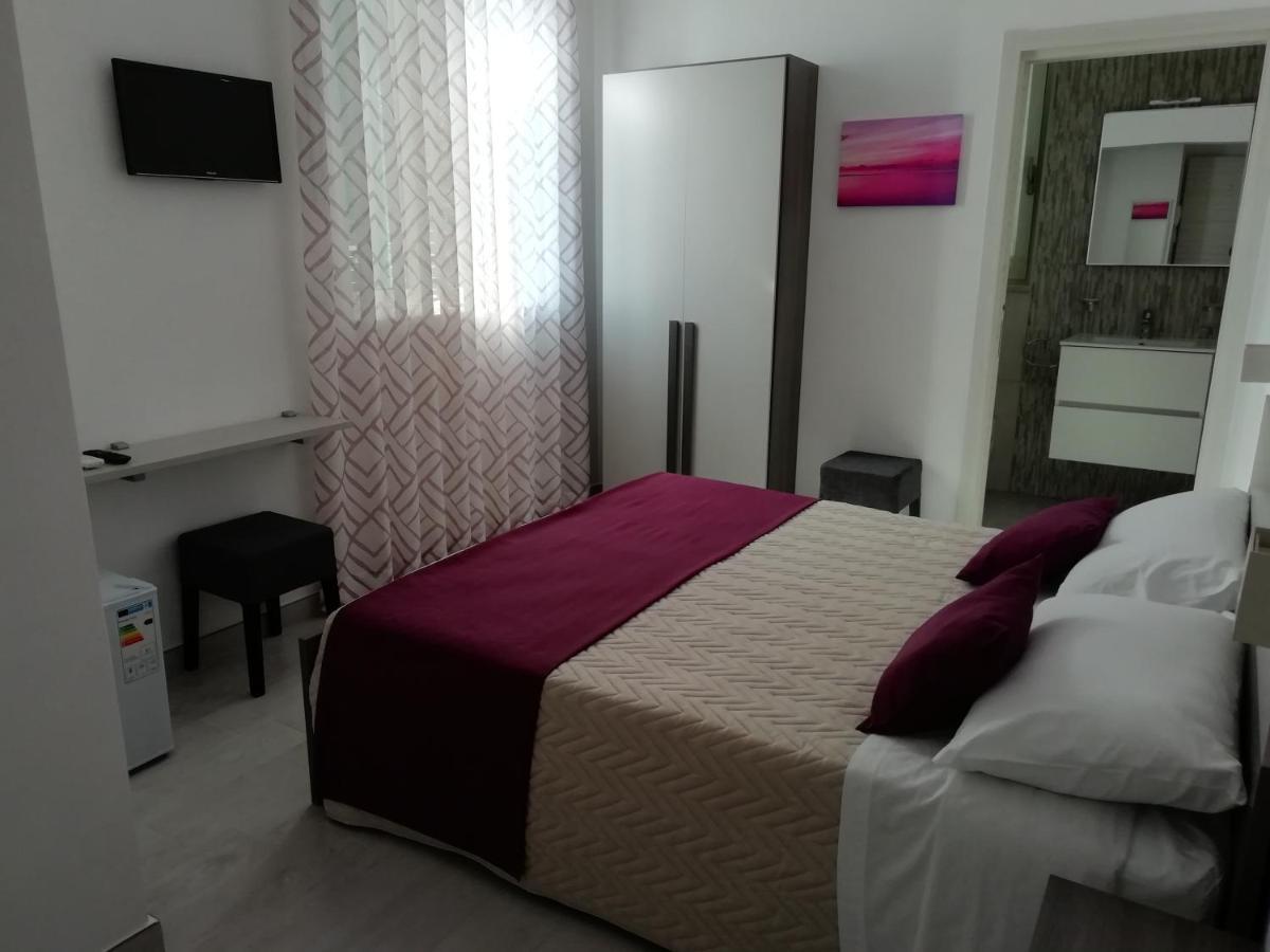 Flamingo Rooms Margherita Di Savoia Bagian luar foto