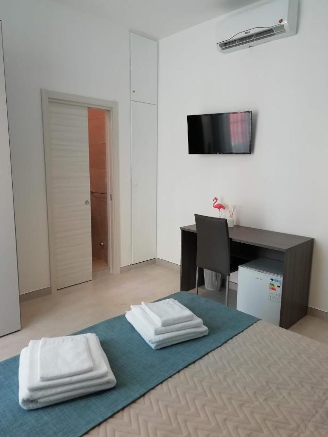 Flamingo Rooms Margherita Di Savoia Bagian luar foto