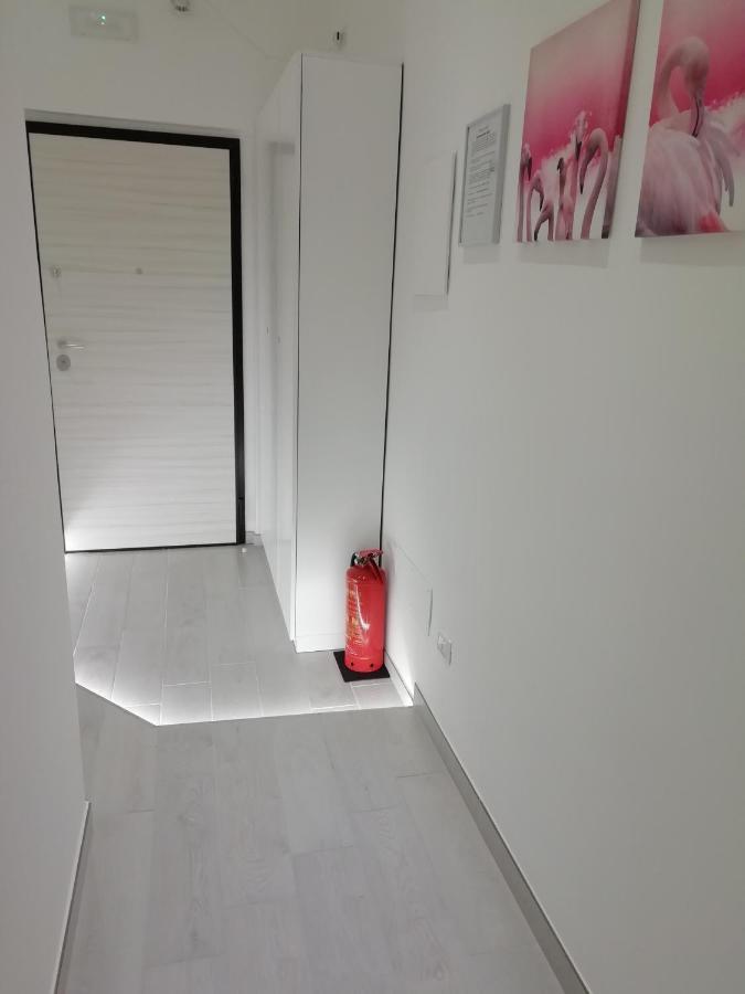 Flamingo Rooms Margherita Di Savoia Bagian luar foto