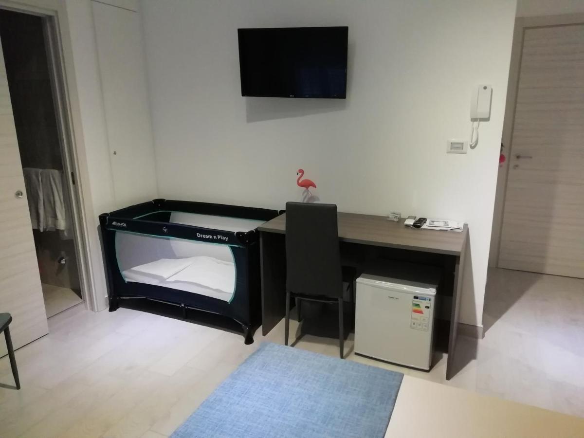 Flamingo Rooms Margherita Di Savoia Bagian luar foto